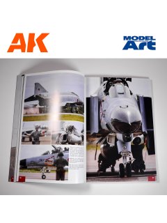 JASDF F-4 Phantom II Photobook & Modelling Guide ''The Glorious 301 Squadron''